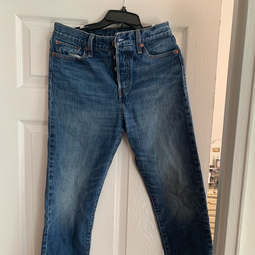 Levi wedgie jeans size 29